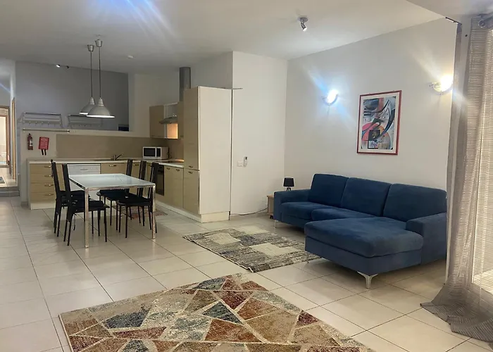 Sliema 2Bed With Backyard