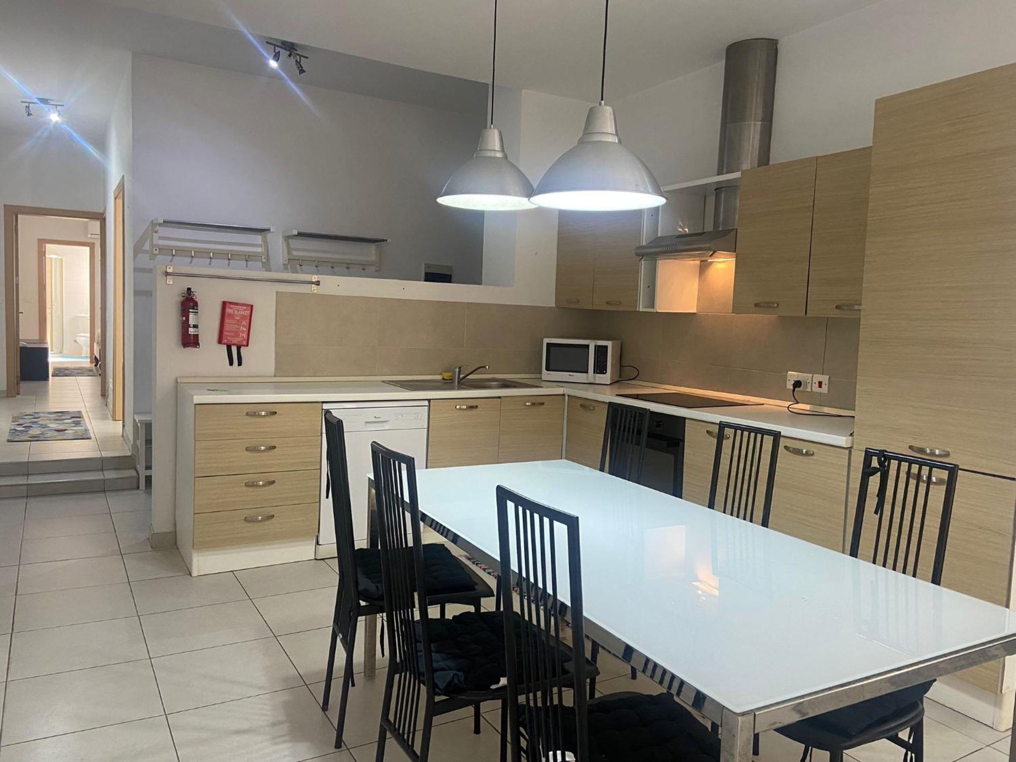 2bed With Backyard شقة سليمة