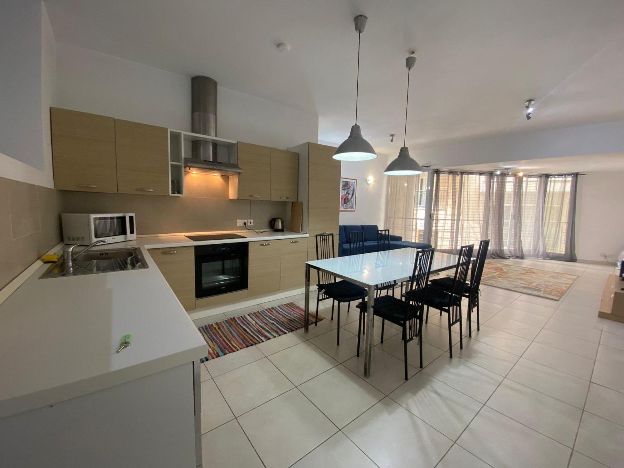 Apartment 2bed With Backyard *